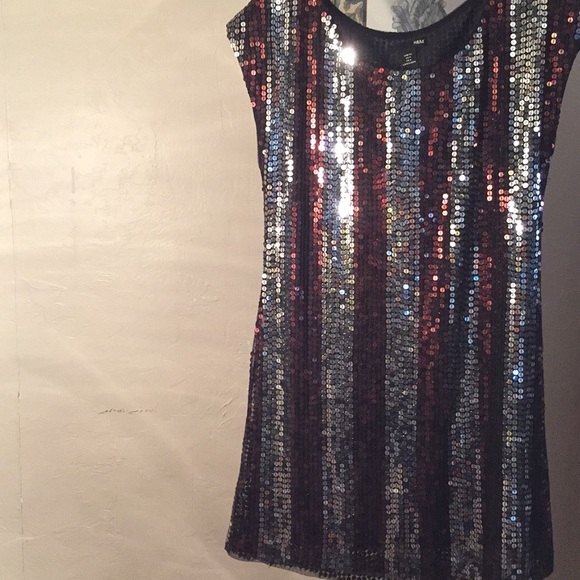 A beautiful Sequin Dress๐๐๐ - Picture 3 of 3